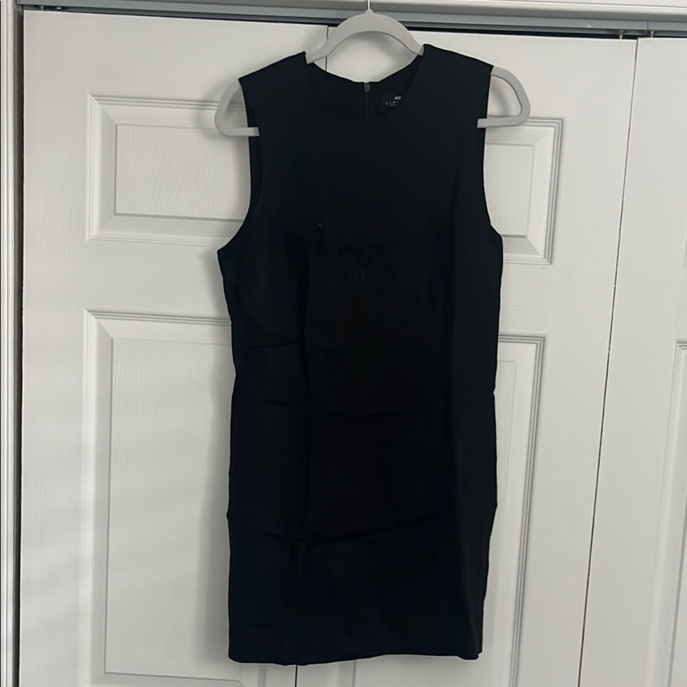 Elegant Black Sleeveless Dress